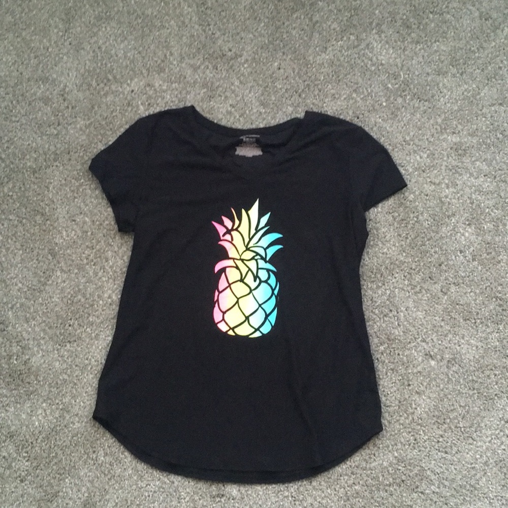 2 colorful T-shirts for the summer